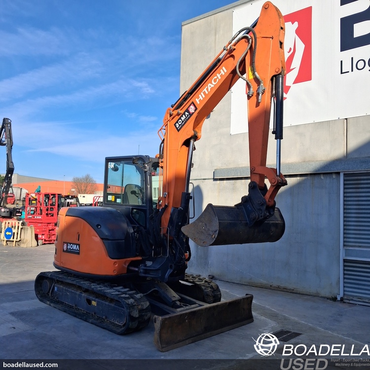 (E-54) HITACHI ZX65USB-6 CLP