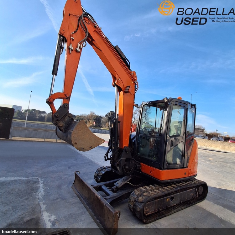 (E-54) HITACHI ZX65USB-6 CLP