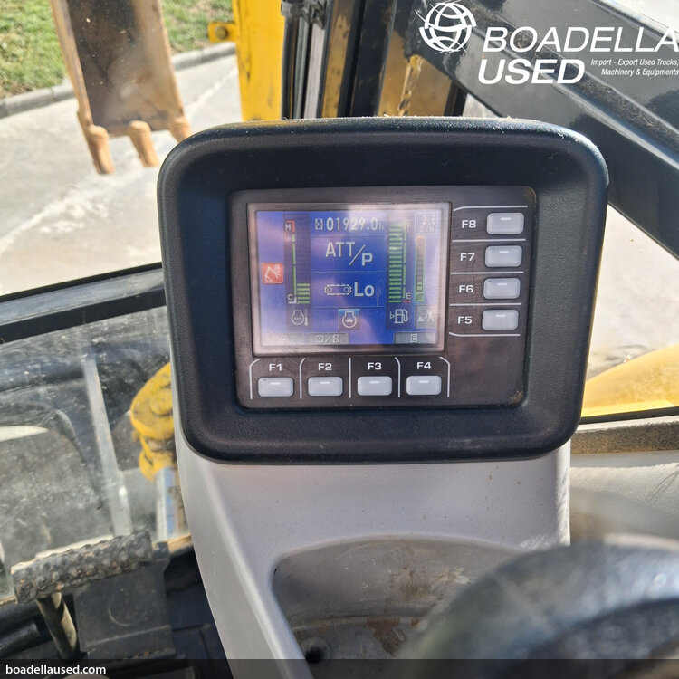 (E-63) KOMATSU PC80MR-5E0