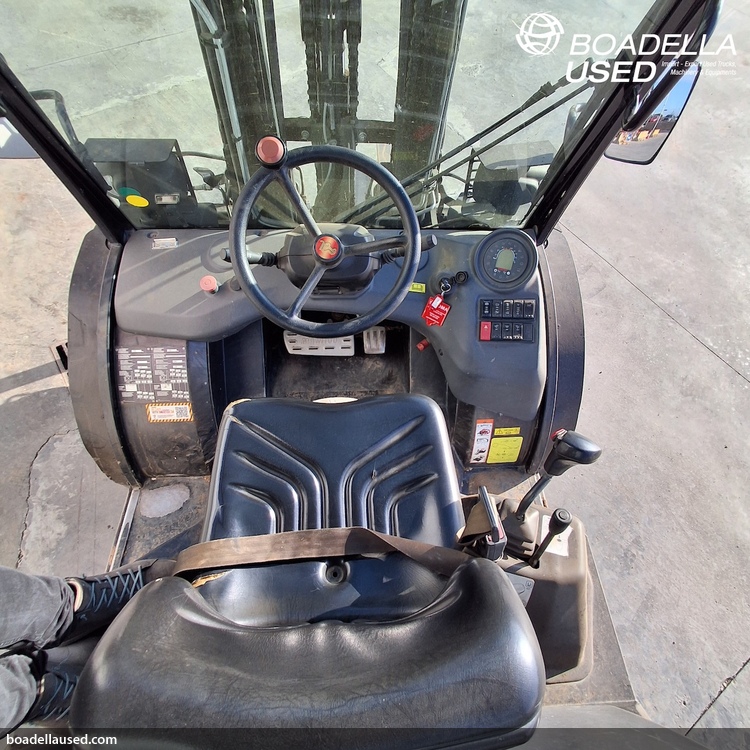 CHARIOT ÉLÉVATEUR 4x4 MANITOU MC 25-4