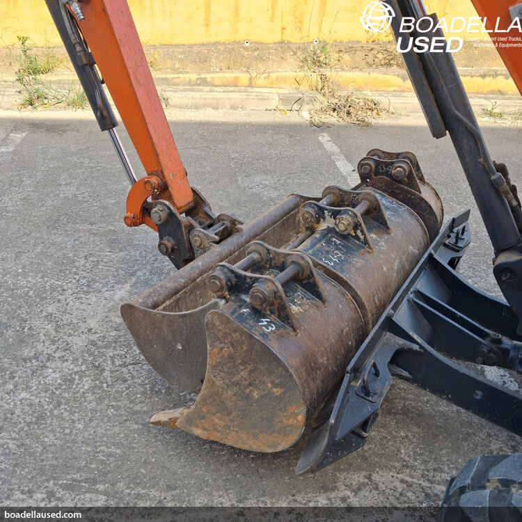 (E-43) HITACHI ZX19U-6 YR