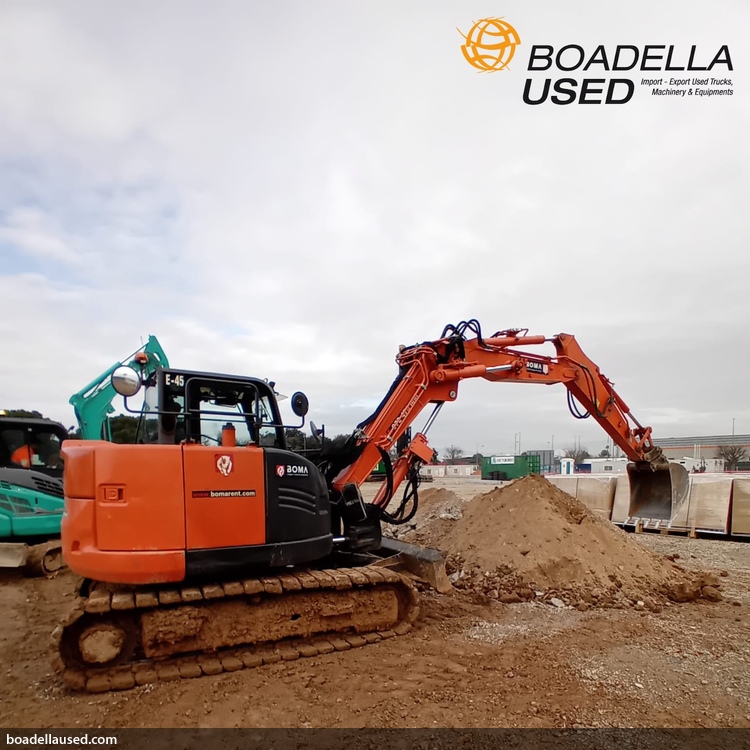 HITACHI ZX85USB-6 2P