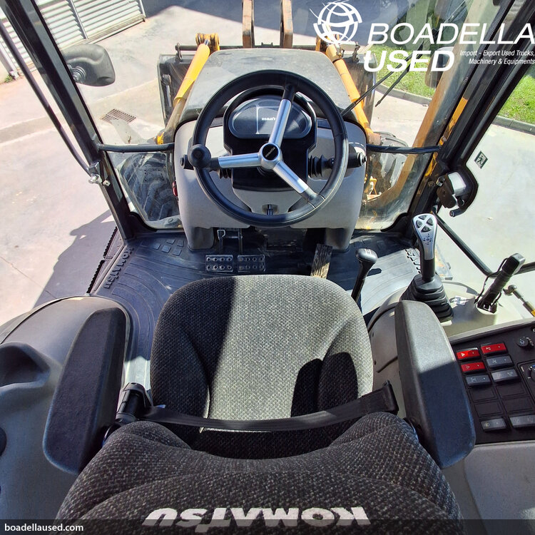 (R-09) KOMATSU WB93R-8E0